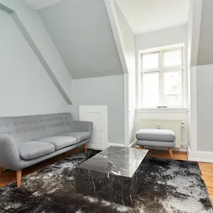  Apartment Stylish 5 Person In Vibrant Urban Area